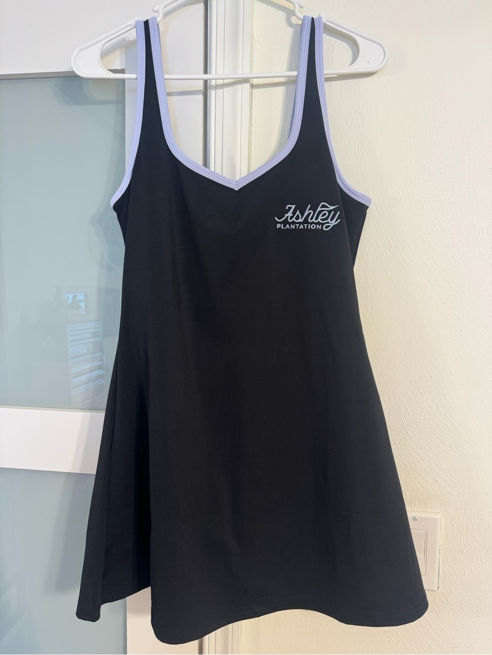 Smith and Quinn Renee golf Dress in Black size medium